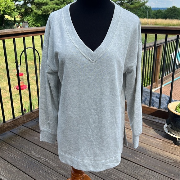 GAP V-neck Sweatshirt - Picture 2 of 15